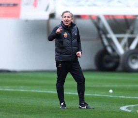 网上百家乐平台-海港欲用攻势足球诠释榜首战 哈维尔：此仗就要3分